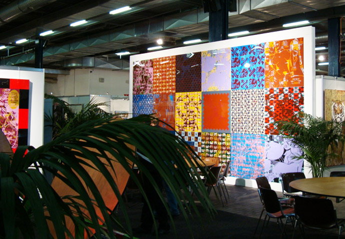 Jean-Pierre Sergent,  Mayan Diary, MAG Montreux, assemblage de 18 peintures, acrylique sérigraphiée sur Plexiglas, 2009, 3.15 x 6.30 m